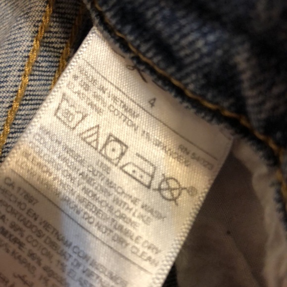 Old Navy jean shorts. Boyfriend style - Picture 3 of 4